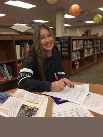Sophomore impresses when she helps classmate