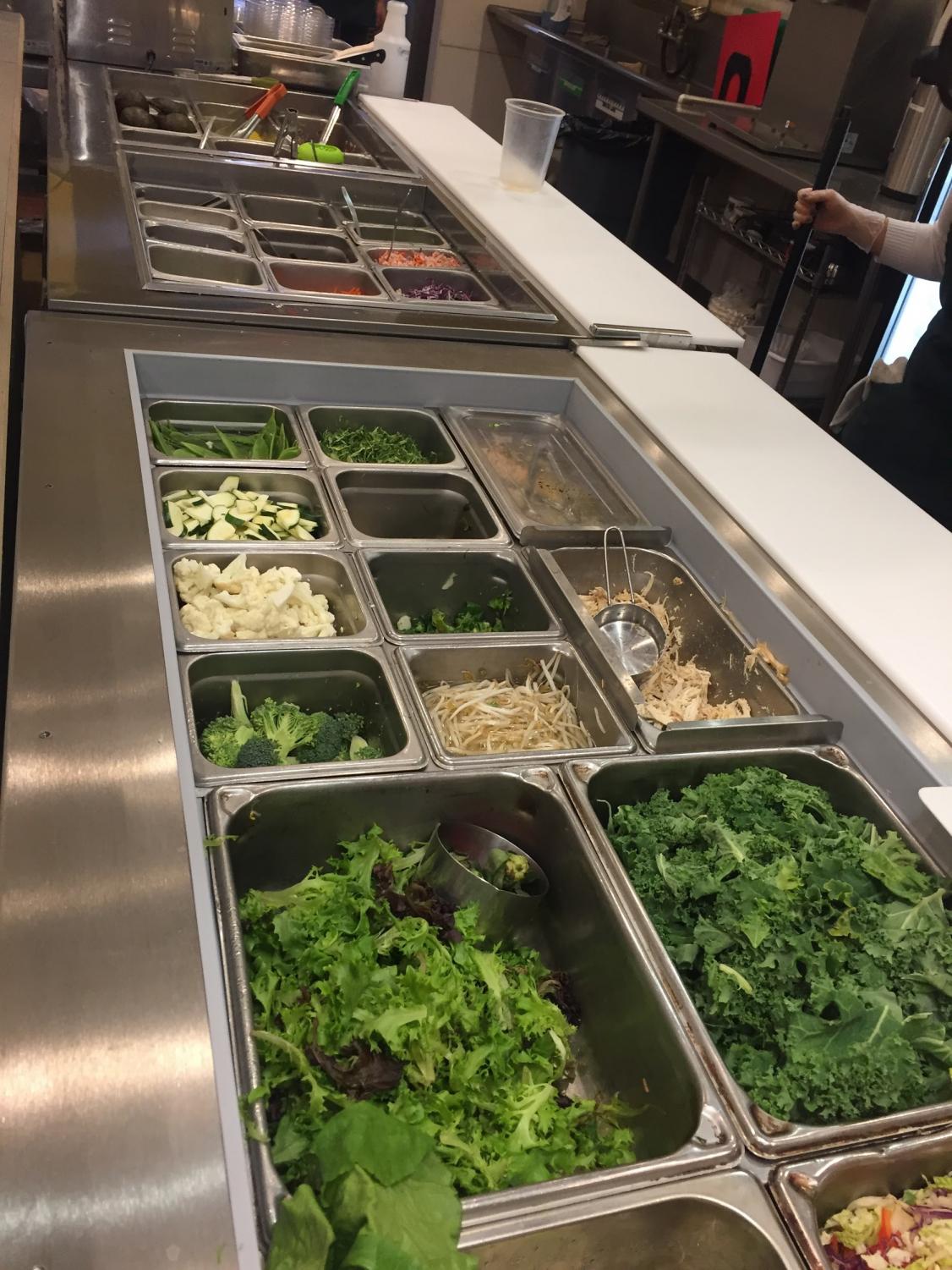 Daboros serves their healthy food through an open, customizable system filled with many greens and vegetables.