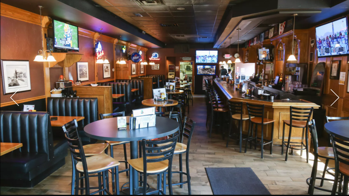 With a seat-yourself environment, Mulligan’s offers a variety of comfy dining as well as a relaxing, dimmed atmosphere.