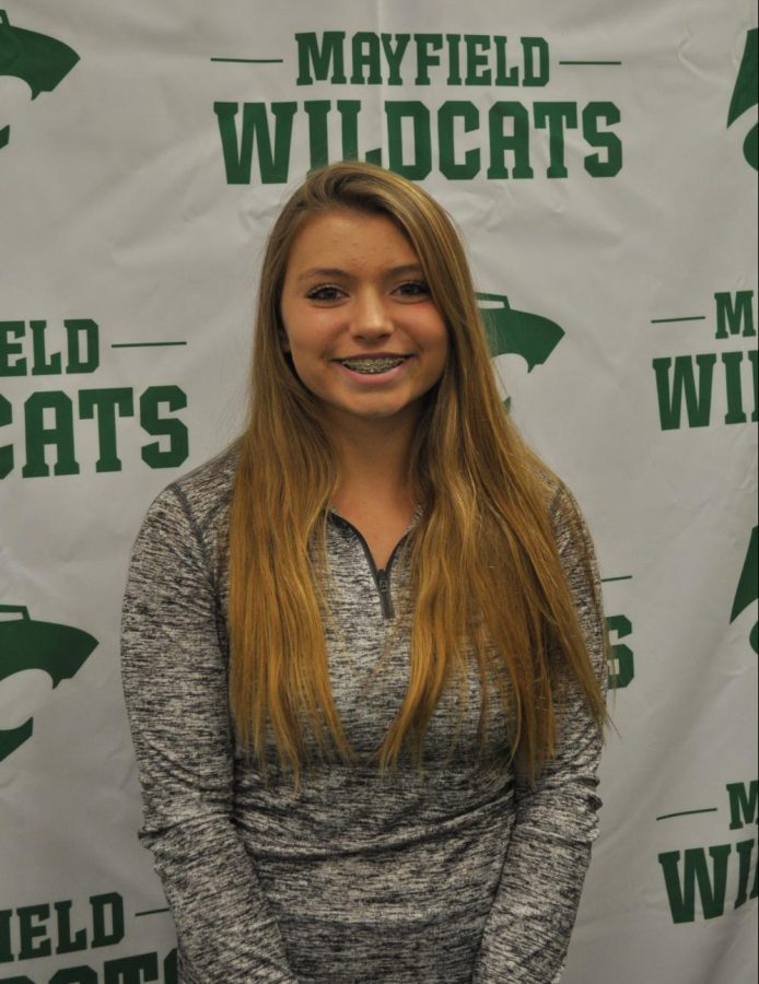 Junior Becca Fritz