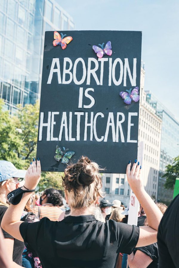 People around the country are taking notice of the legal battles in Texas over abortion rights.  Junior Katie Cohen opposes the six-week abortion ban and said, 