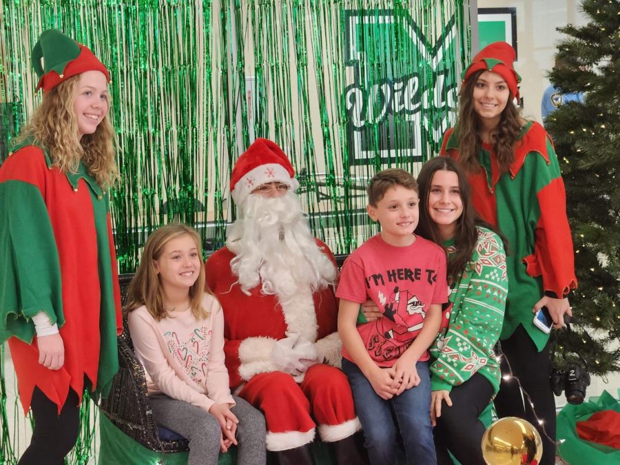 Gallery: Student Council hosts Breakfast with Santa