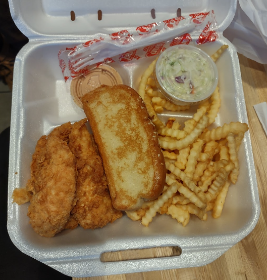 The Caniac combo includes two dipping sauces, which includes your choice of Cane's Sauce or ketchup. Upon request, you can also get honey mustard or hot sauce.